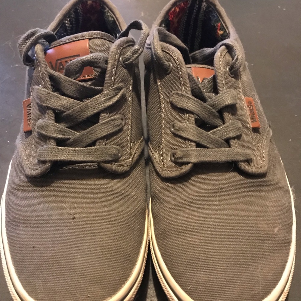 Youth vans size 5.5. Great condition!